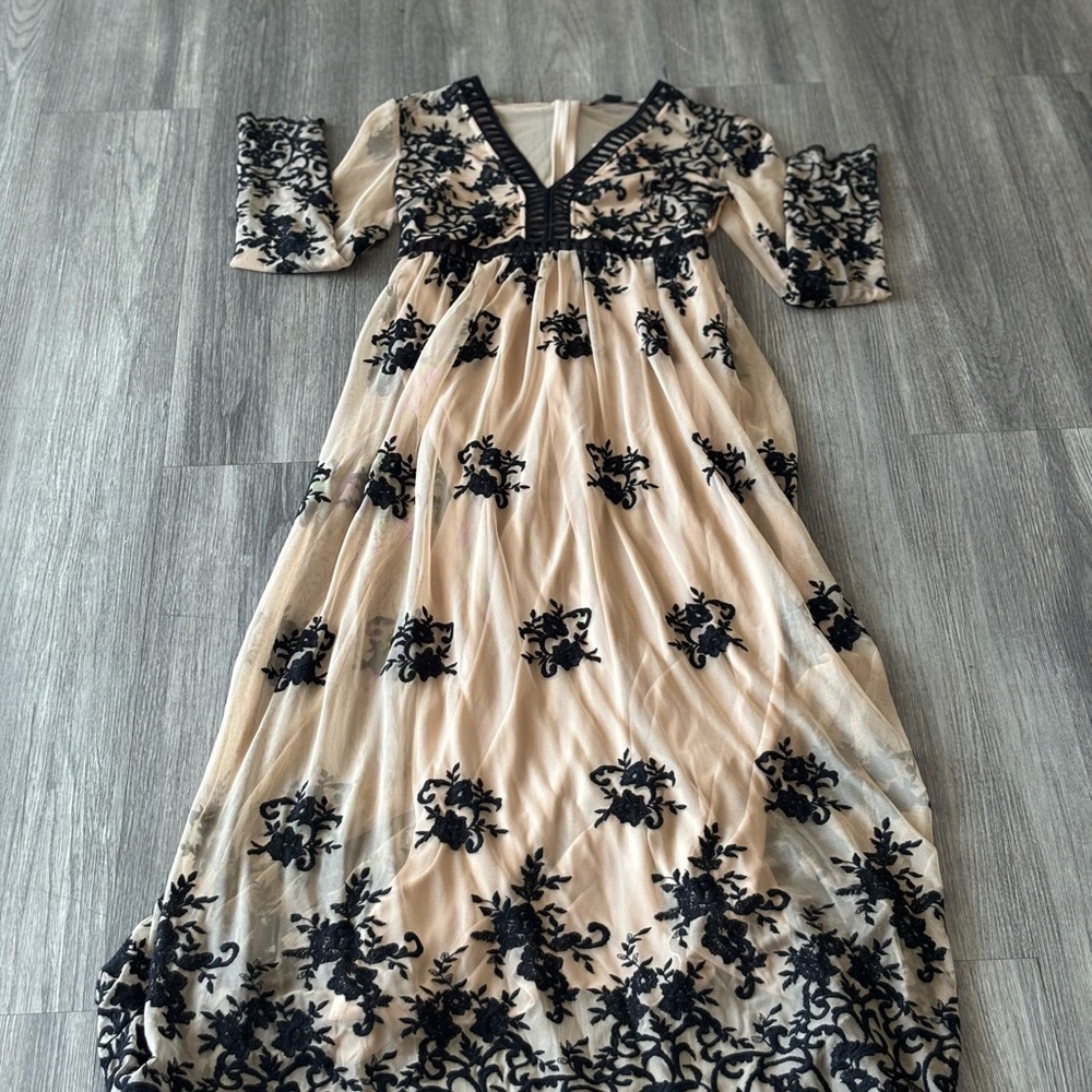 Forever 21 Black and Cream Floral Long Sleeve Dress